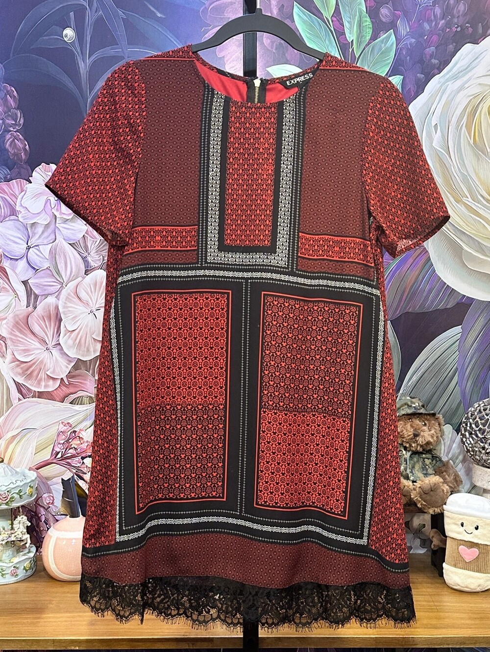Express XS Red Geometric Pattern Lace Trim Lined Shift Dress Statement Feminine